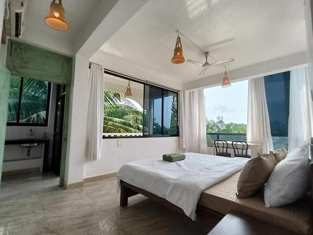 White Feather Guest House 2* қонақ үйі