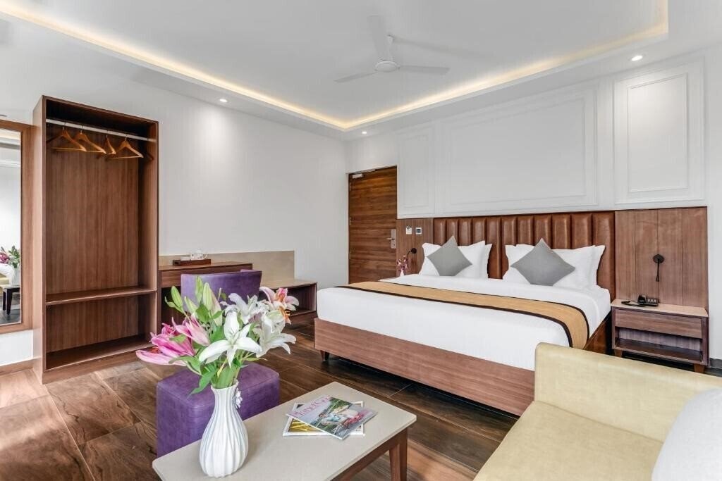 Отель Sinq Symbol 4*