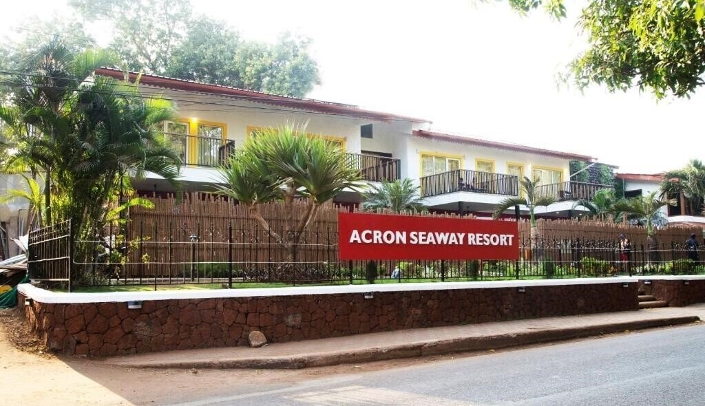 Отель Acron Seaway Resort 4*
