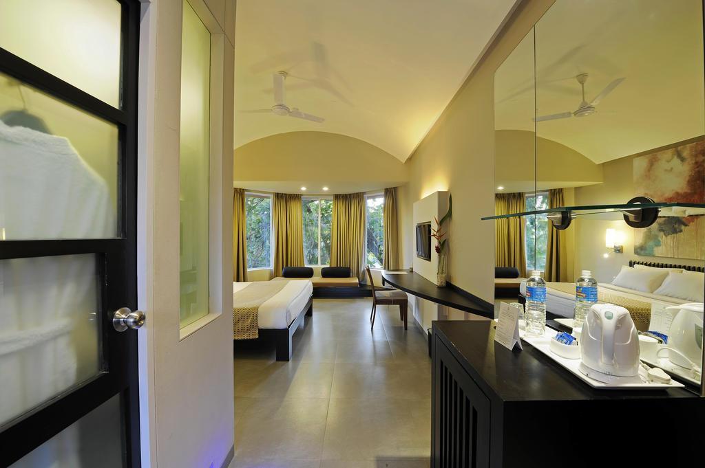 Whispering Palms 4* суреті