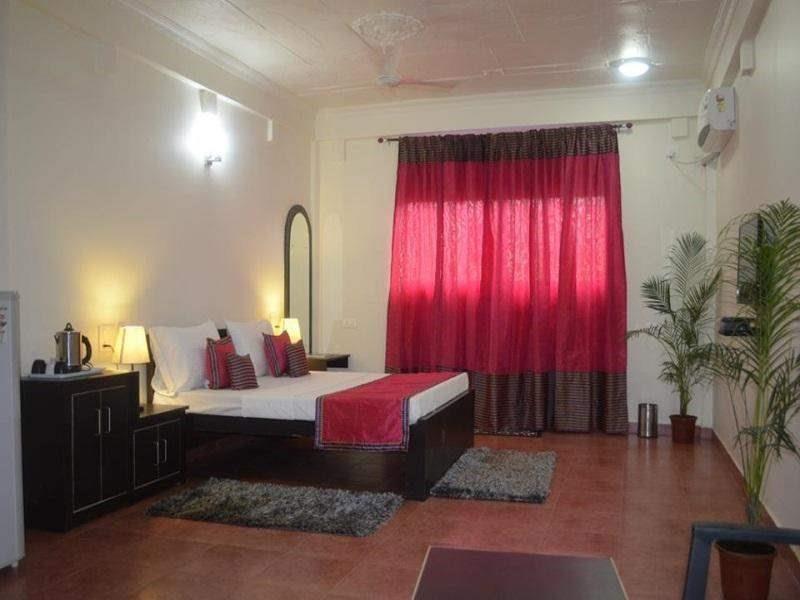 Отель The Long Bay 2*