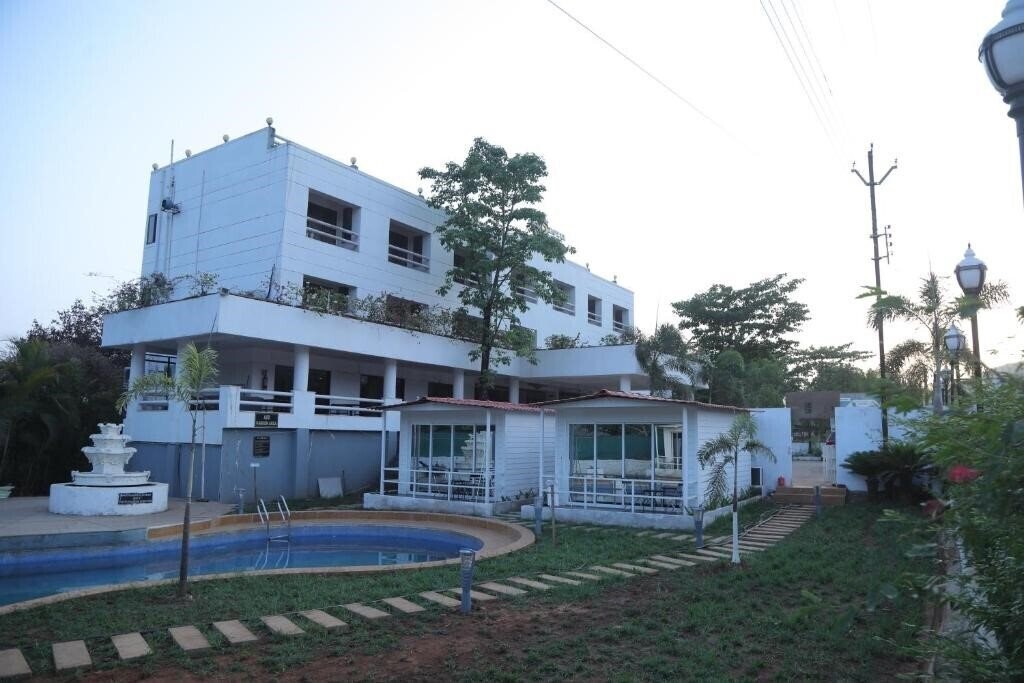 Hotel Reemz 3* қонақ үйі