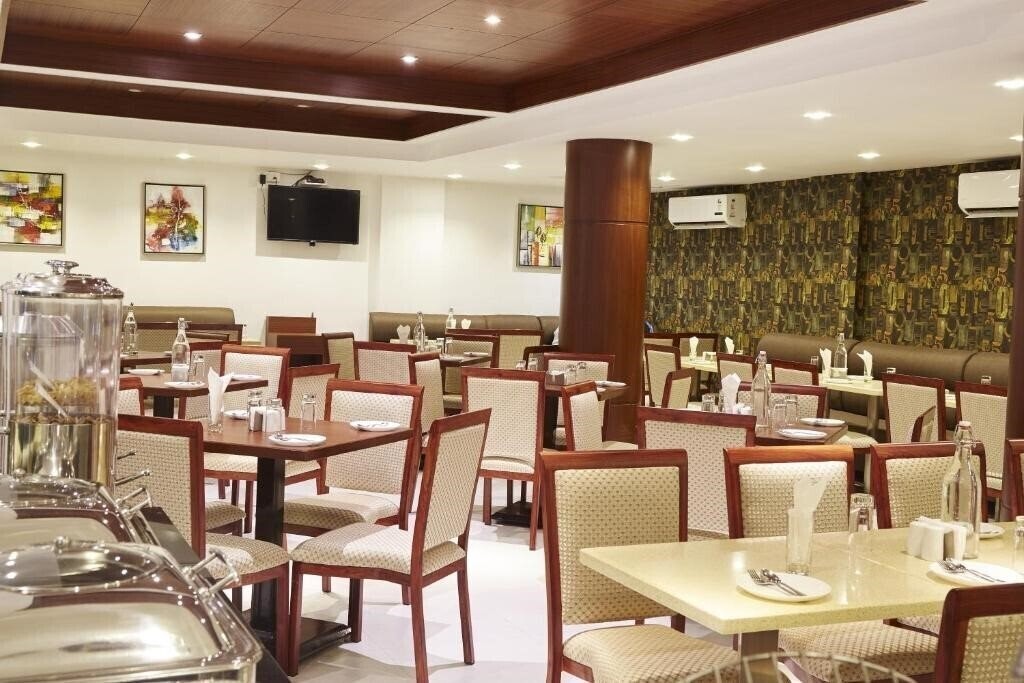 Hotel Reemz 3* фотосуреті