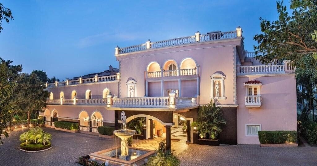 Отель Club Mahindra Emerald Palms 4*