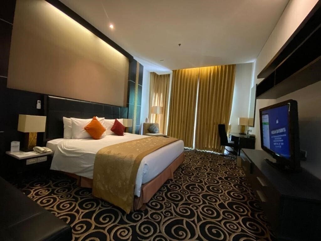 Картинка Golden Flower Convention 4*