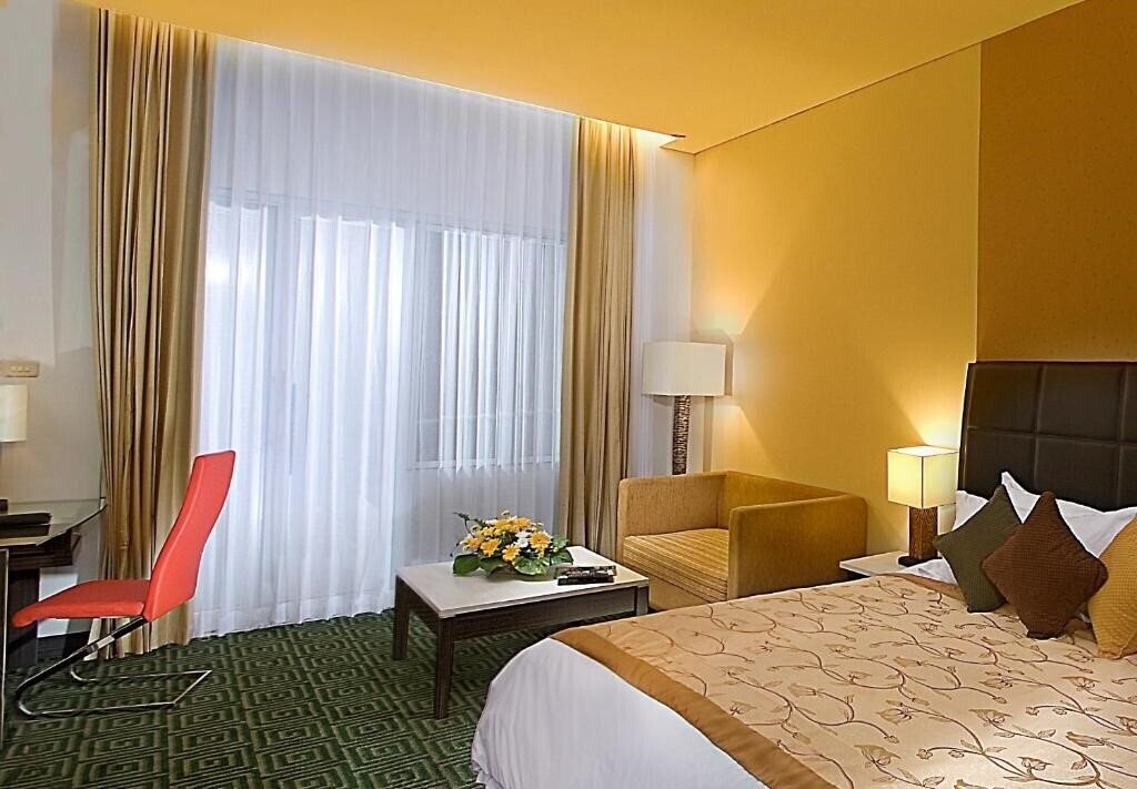 Отель Golden Flower Convention 4*