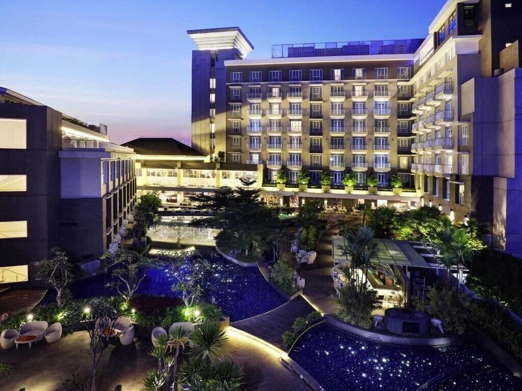 Отель Grand Mercure Bandung Setiabudi 5*