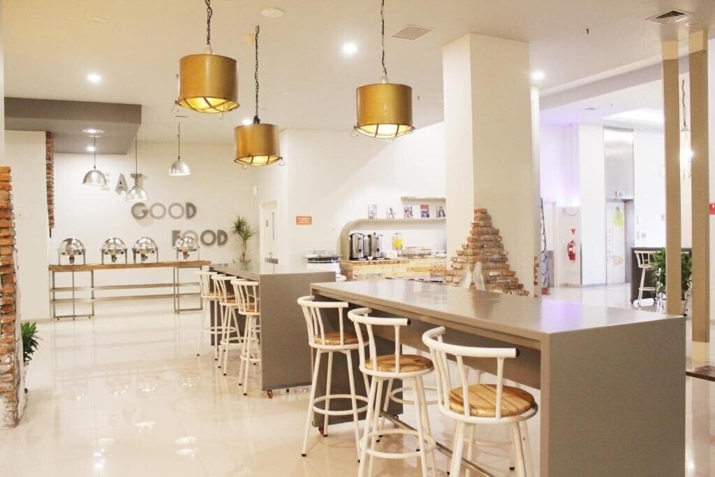 Pop! Hotel Kelapa Gading 2* суреті