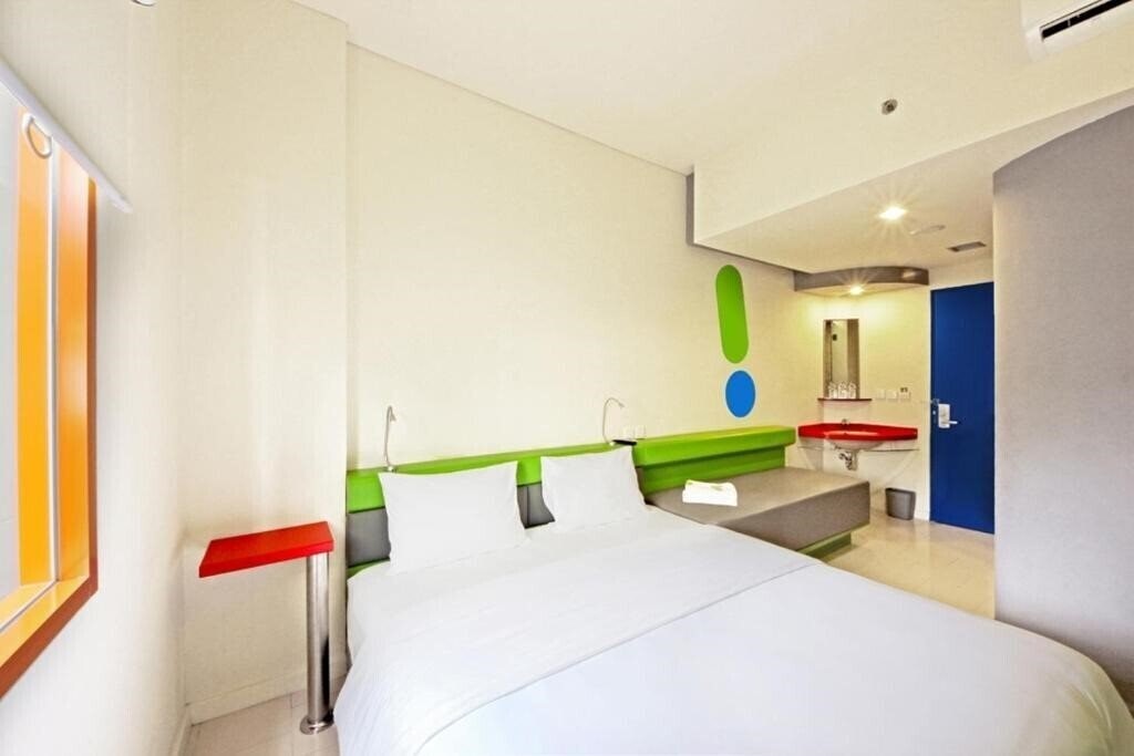 Фото Pop! Hotel Kemang Jakarta 2*