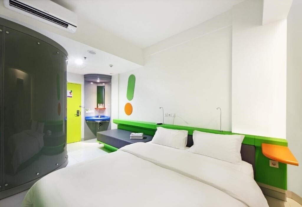 Фото Pop! Tebet Jakarta 2*