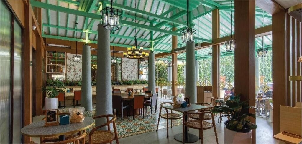 Blue Sky Hotel Petamburan 3* суреті