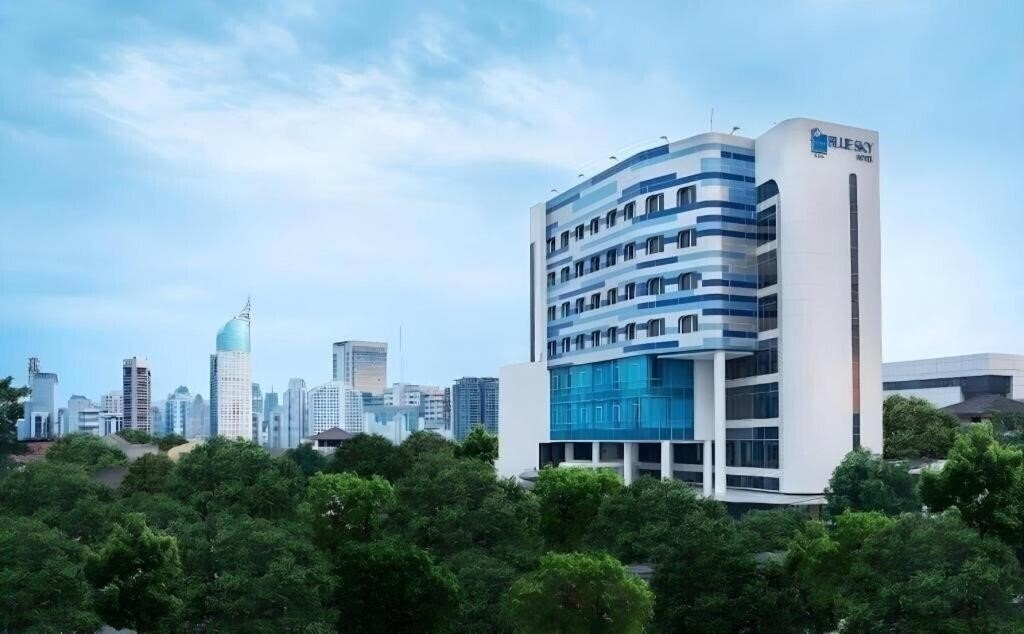 Blue Sky Hotel Petamburan 3* суреті