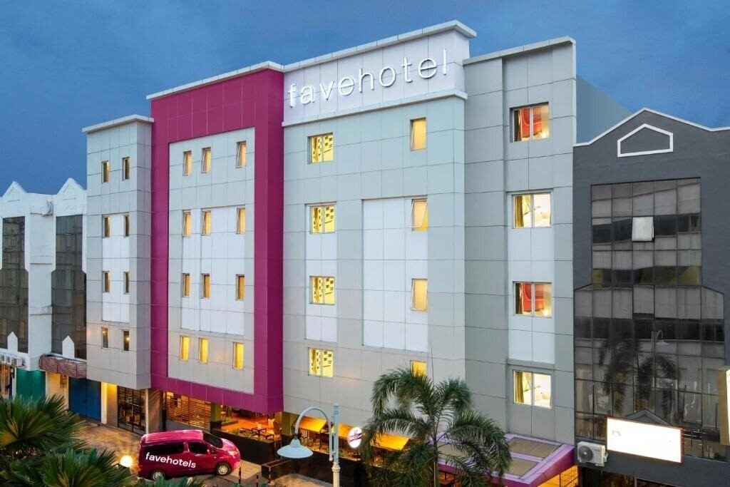 Отель Favehotel Kelapa Gading 2*