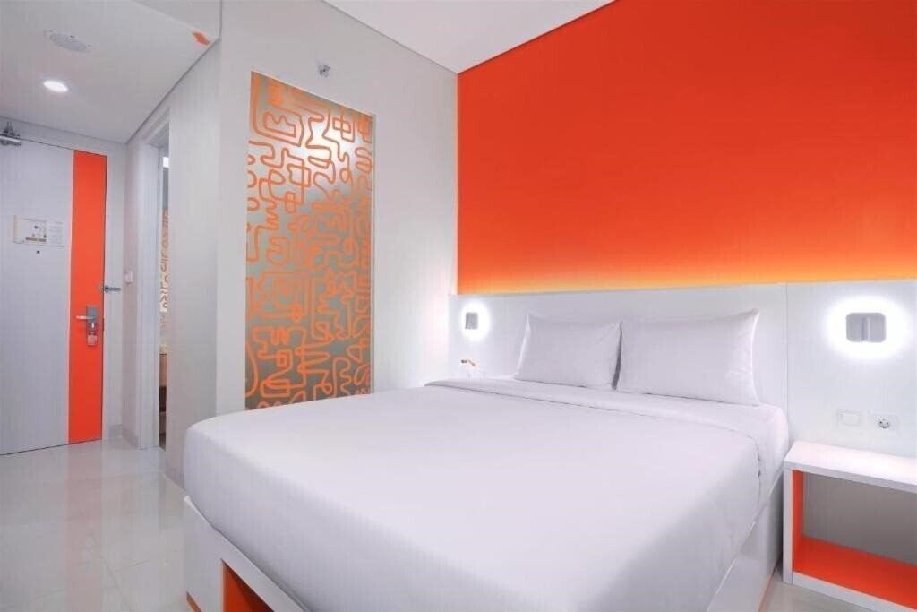 Фото Starlet Hotel BSD City Tangerang 3*