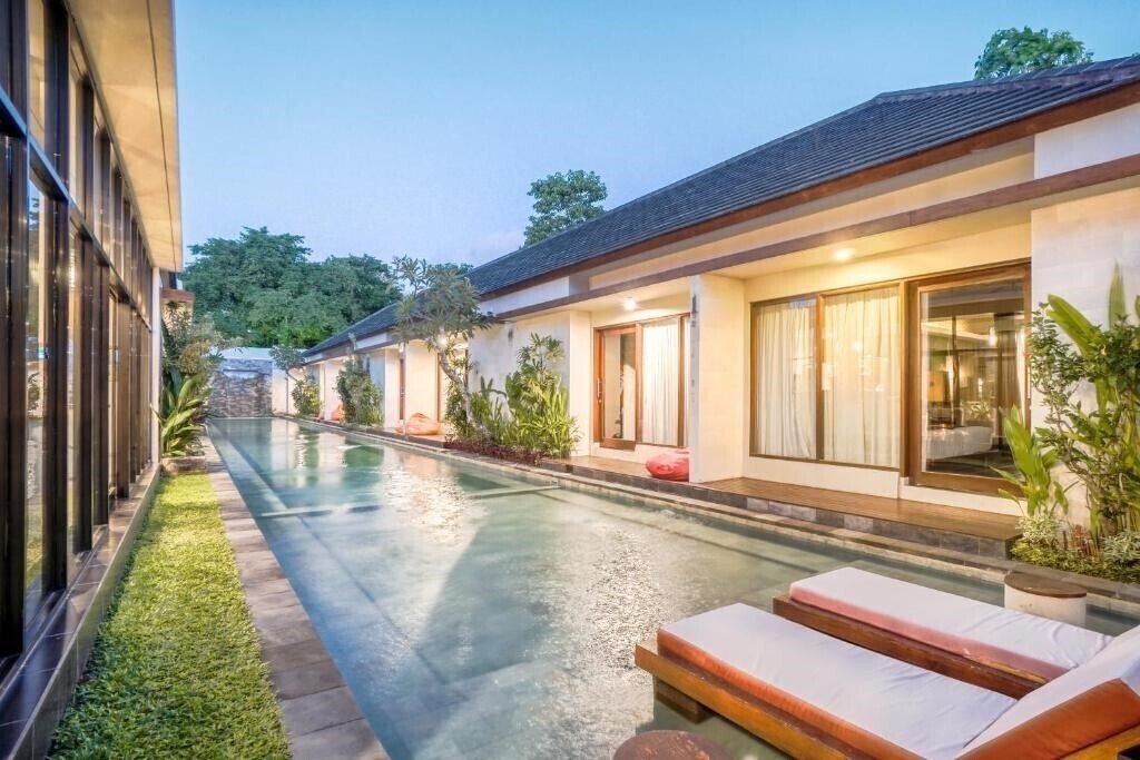 Отель La Leela Jimbaran Bali 3*