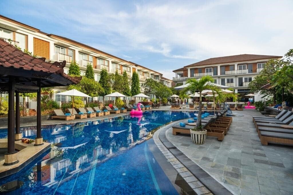 Отель Kuta Beach Club (ex. Sol By Melia’ Kuta Bali) 3*