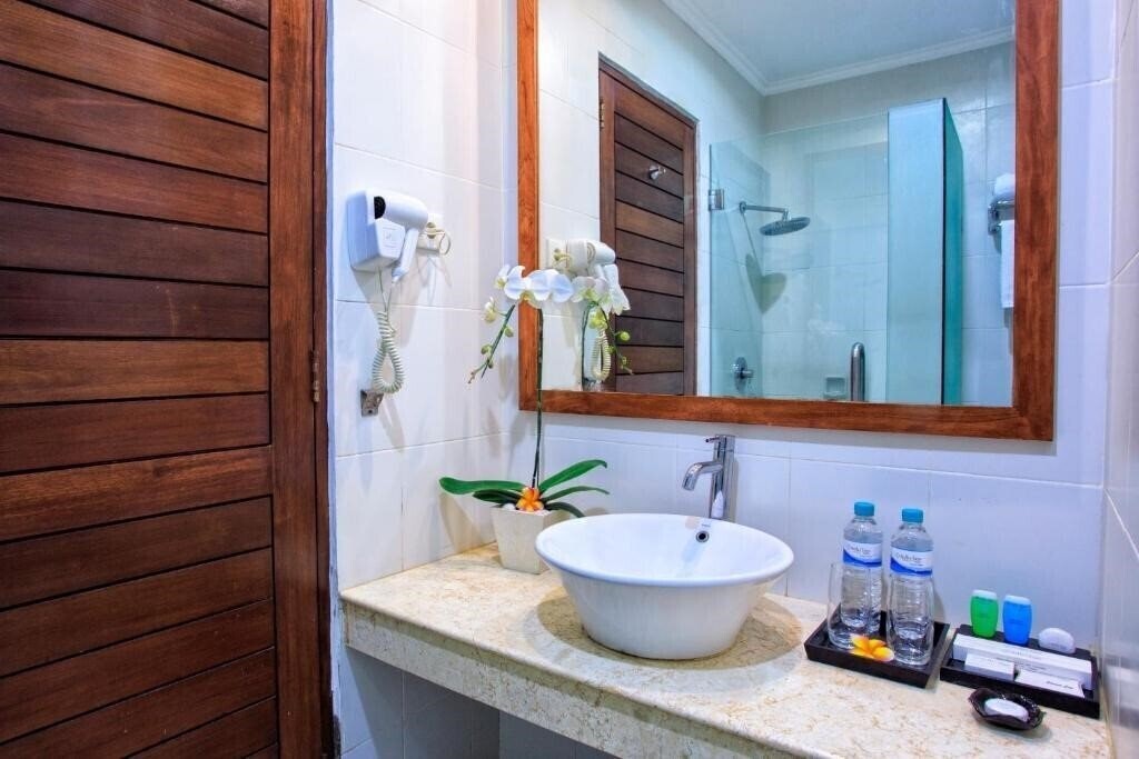 Фотография Adhi Jaya Hotel 4*
