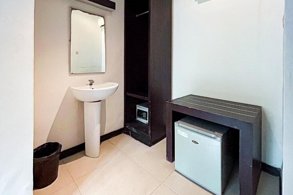 Ozz Hotel Kuta Bali 2* фотосуреті