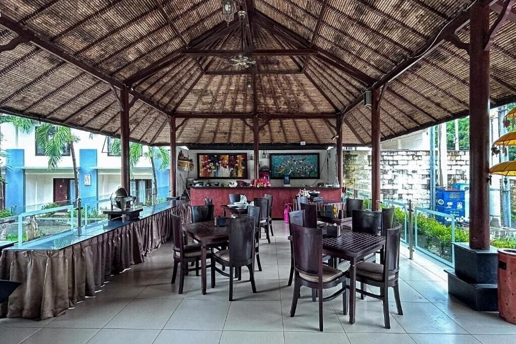 Ozz Hotel Kuta Bali 2* суреті