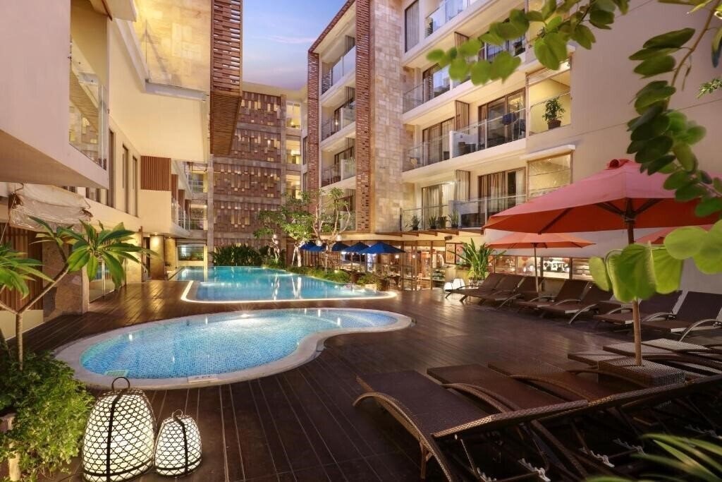 Отель Harper Kuta by Aston 3*