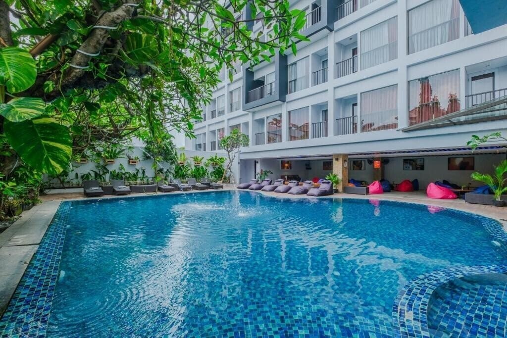 Brits Hotel Legian 4* қонақ үйі