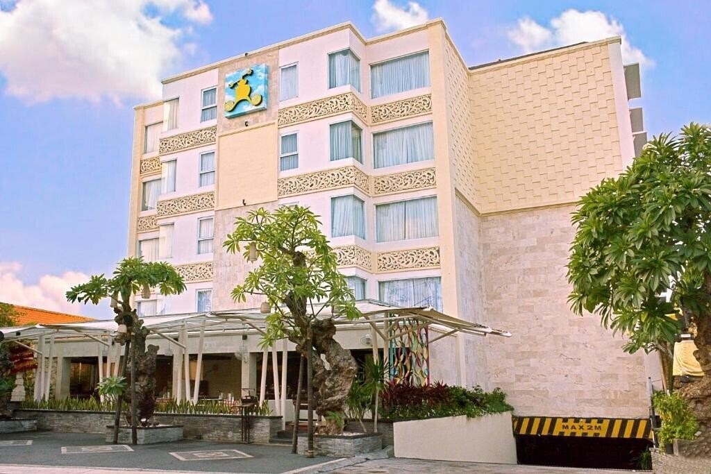 Отель Royal Regantris Kuta 4*