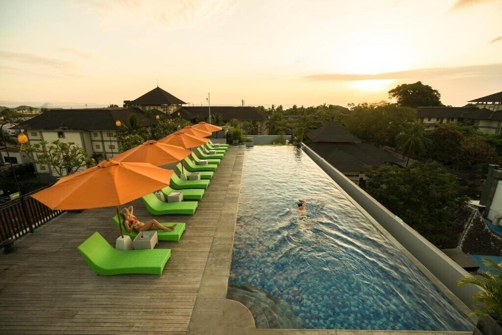 Zest Hotel Legian 2* суреті