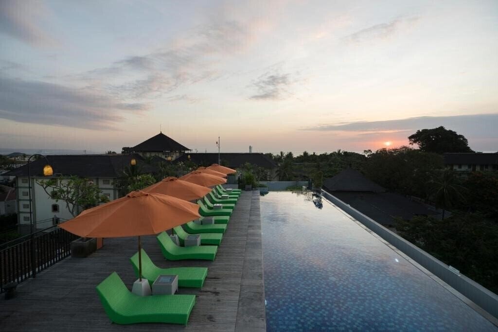 Zest Hotel Legian 2* суреті