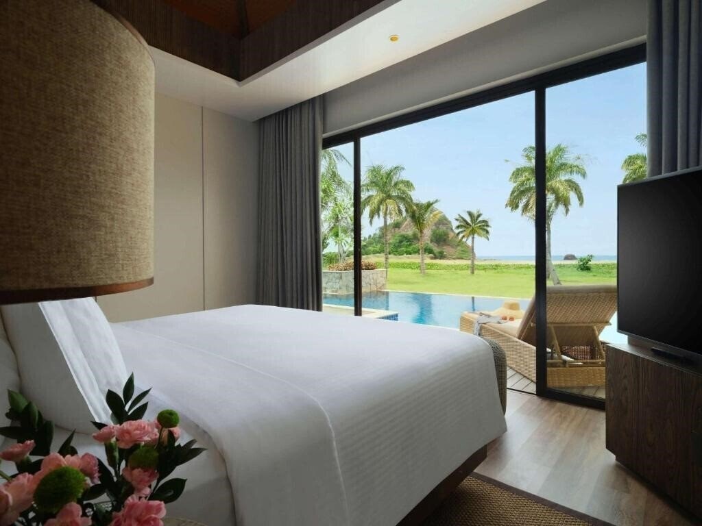 Фото Pullman Lombok Mandalika Beach Resort 5*