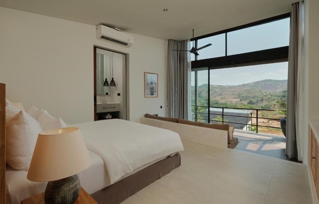 Отель Somewhere Lombok 4*