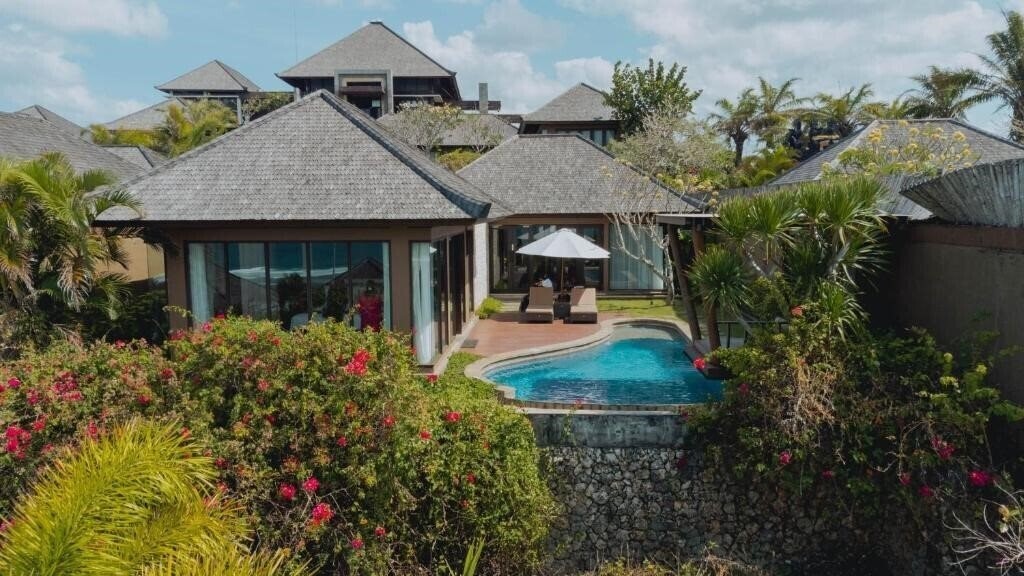 Фото Ulu Segara Luxury Suites & Villas 5*