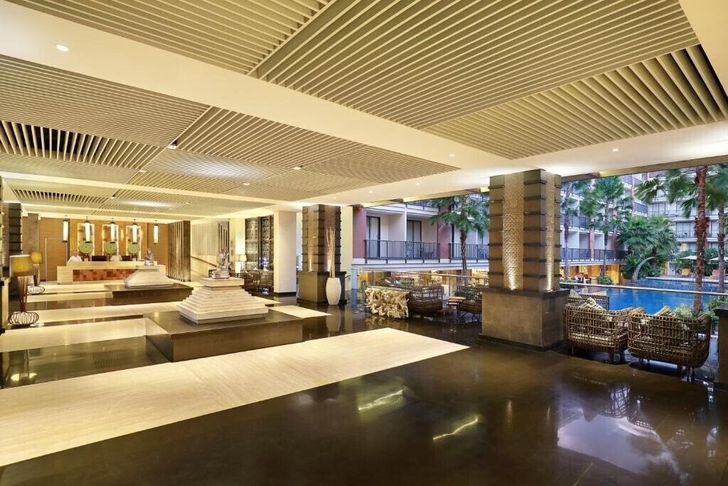 Фото Swiss-Belhotel Tuban 4*