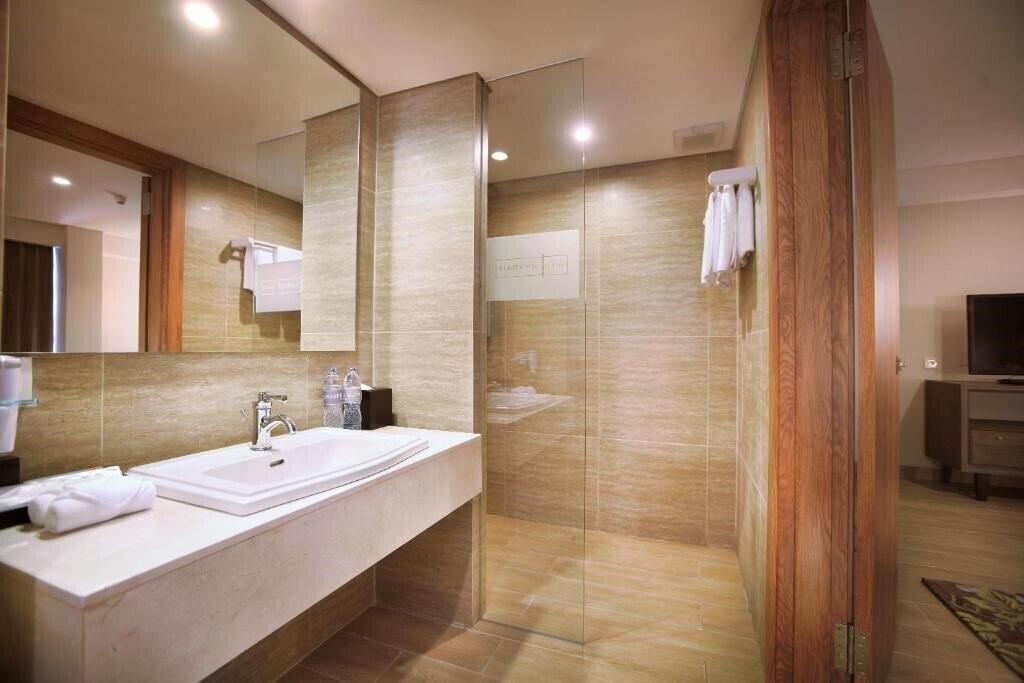 The Harper Hotel Kuta 4* фотосуреті