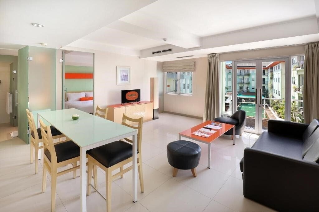Изображение Harris Hotel & Residences Riverview Kuta 4*