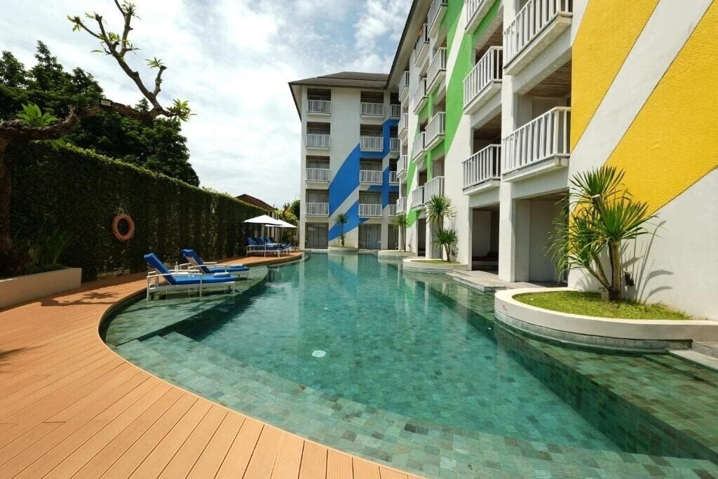 Bliss Surfer Hotel 4* қонақ үйі