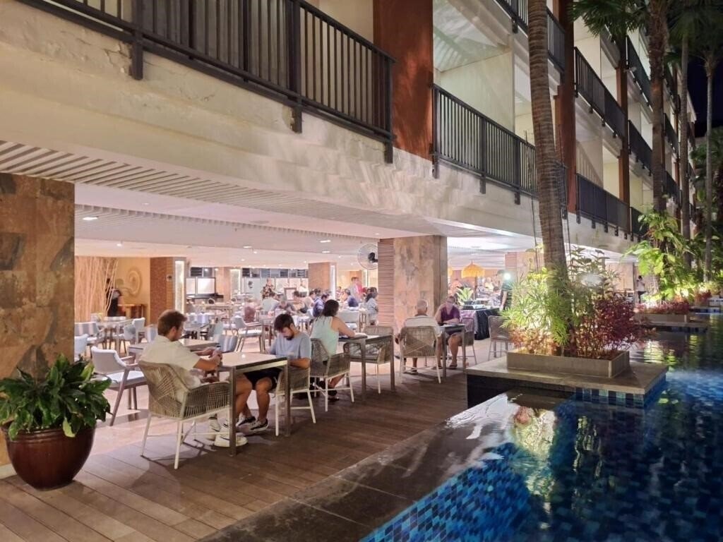 Anathera Resort Kuta (ex. Swiss-Belhotel Tuban Kuta) 4* суреті