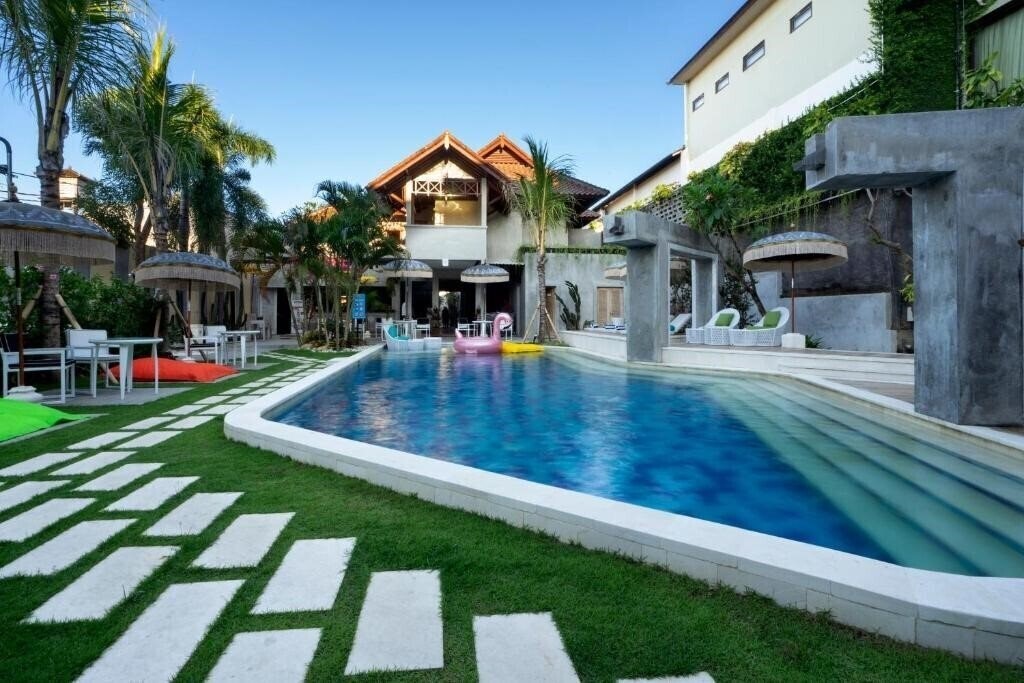 18 Suite Villa Loft At Kuta 4* суреті