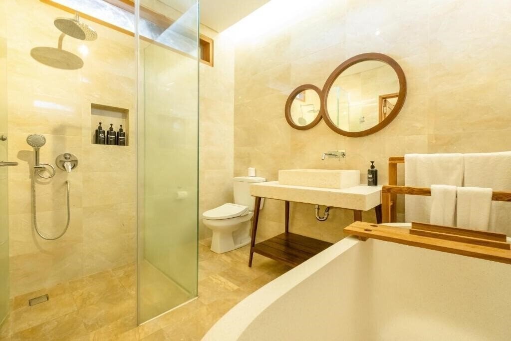 Фото Bhuwana Ubud 3*