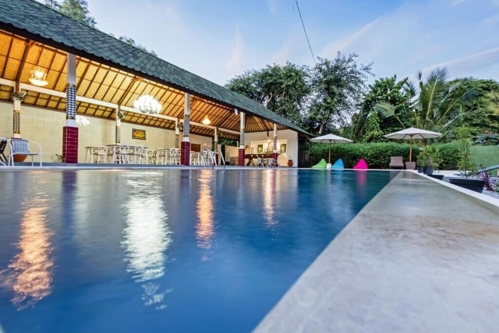 Kesari Glory Hotel Nusa Penida 3* қонақ үйі