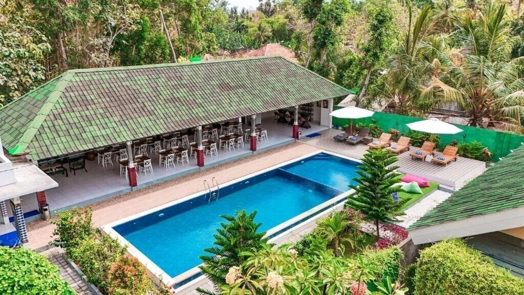 Kesari Glory Hotel Nusa Penida 3* суреті
