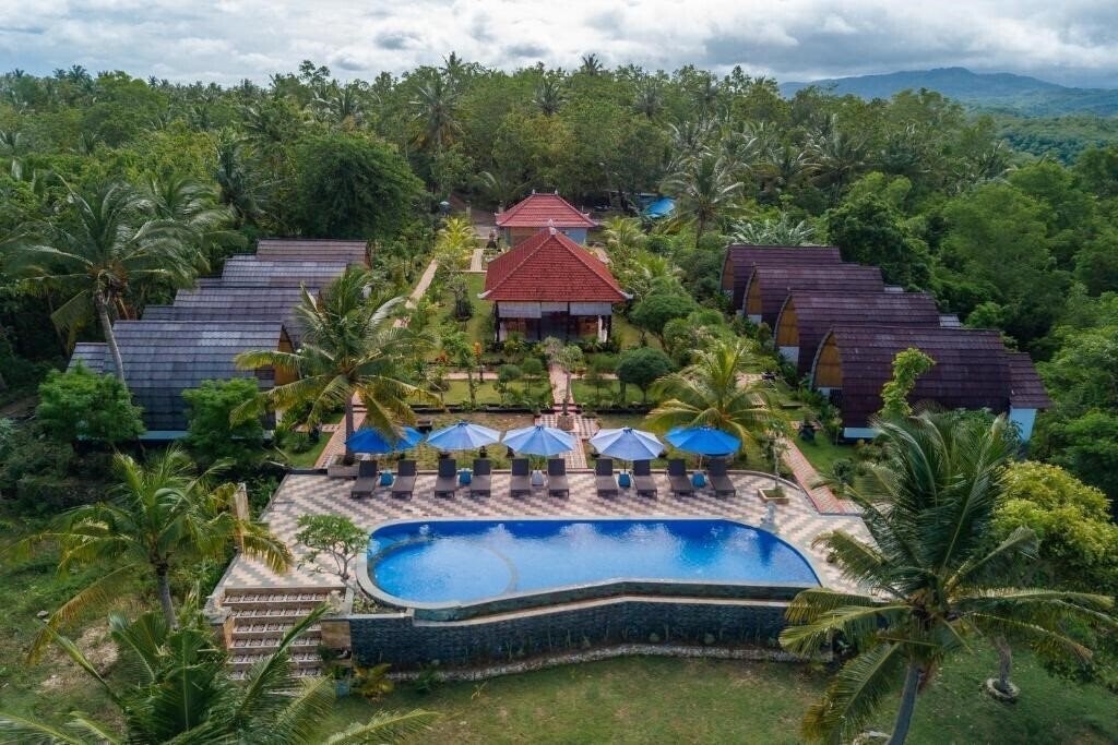 Penida Sunset Ocean View Bungalows 3* қонақ үйі