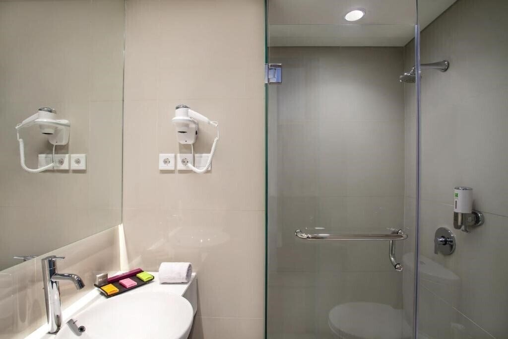 Фото Ibis Styles Cikarang 3*