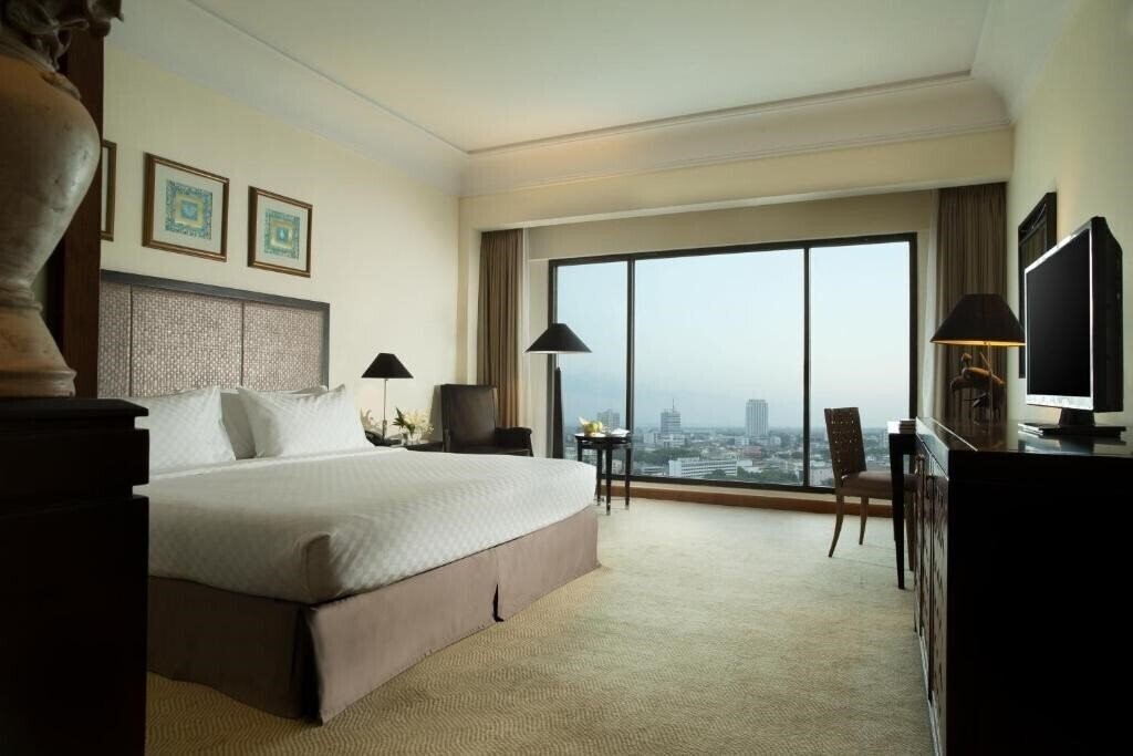 Фото Bumi Surabaya City Resort 5*