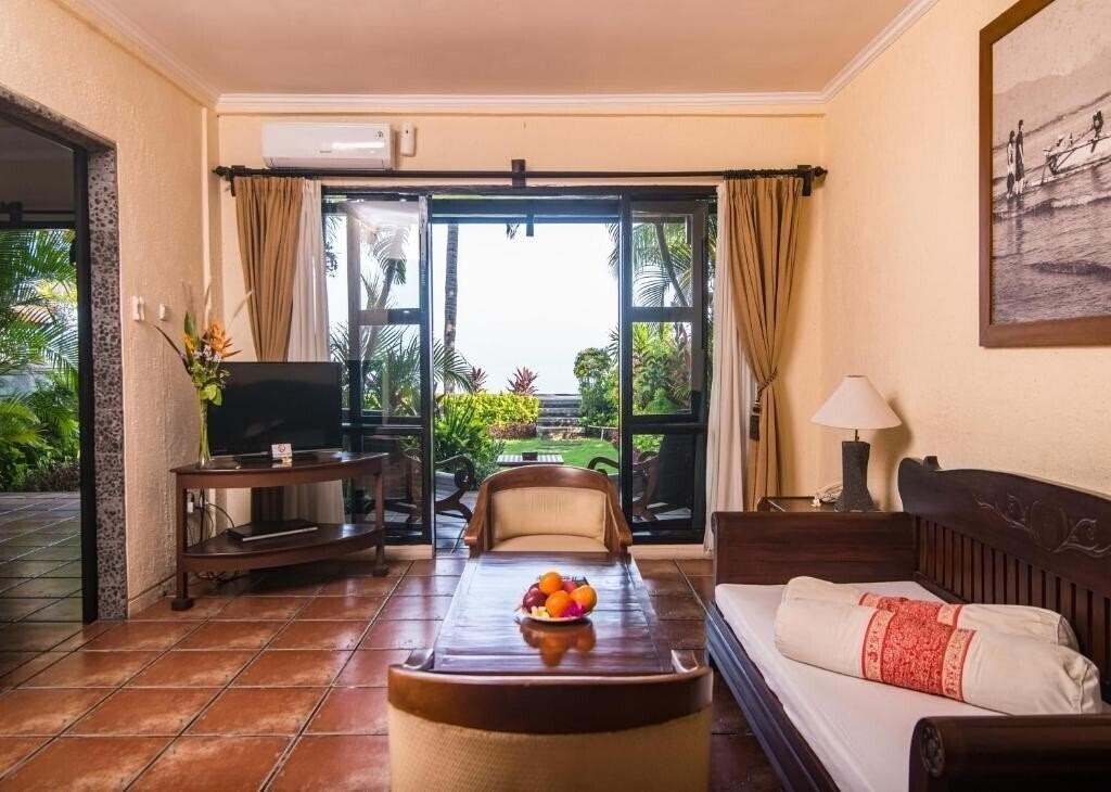 Nugraha Lovina Seaview Resort & SPA 3* суреті