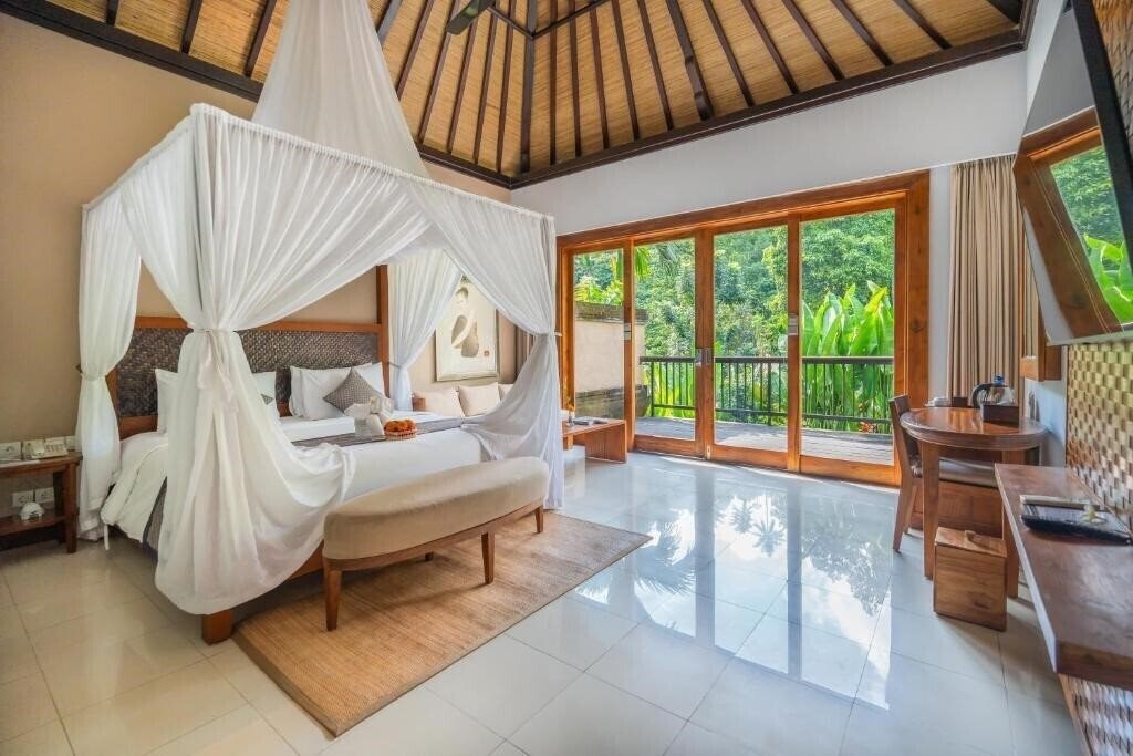Фото The Lokha Ubud 4*