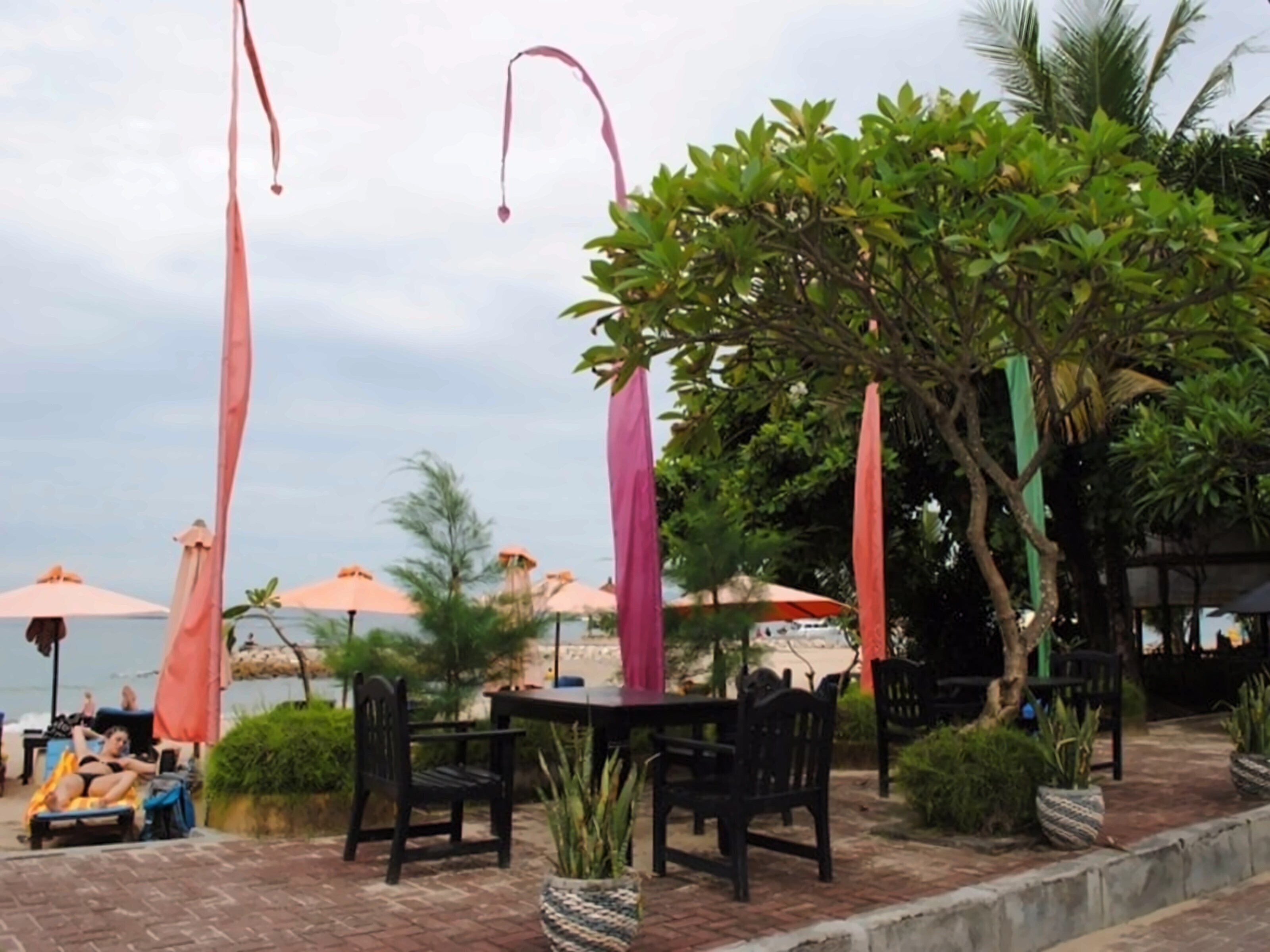 Diwangkara Beach Hotel & Resort 3* суреті