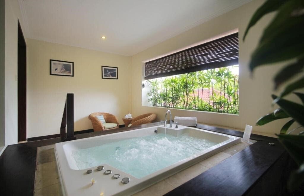 Фото Kamuela Villas & Suites Sanur 5*