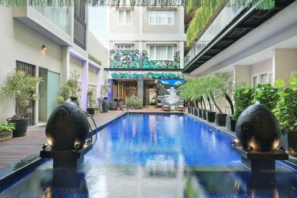 Ohana Hotel Kuta 3* суреті