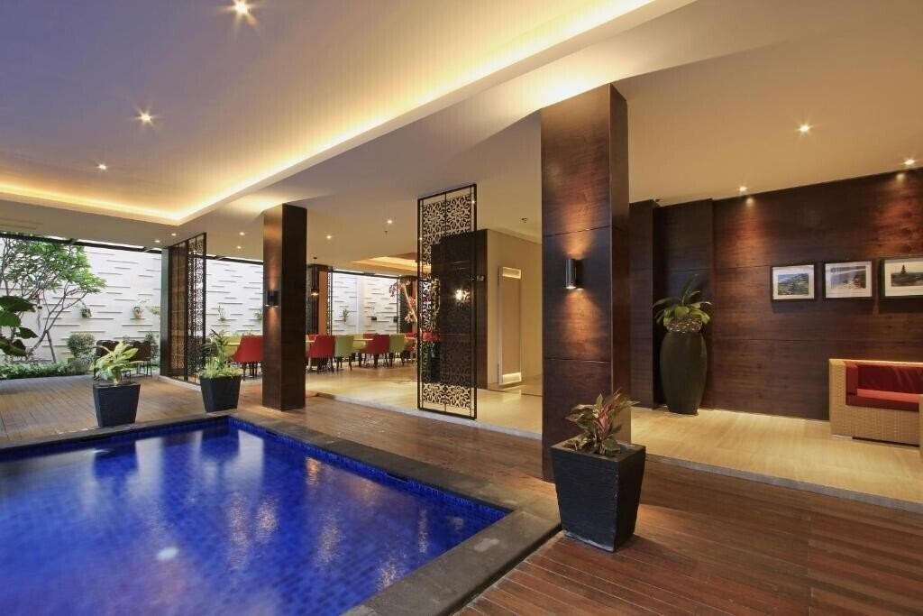 Ohana Hotel Kuta 3* суреті