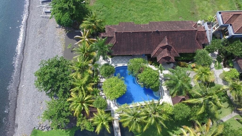 Отель Arya Amed Beach Resort 4*